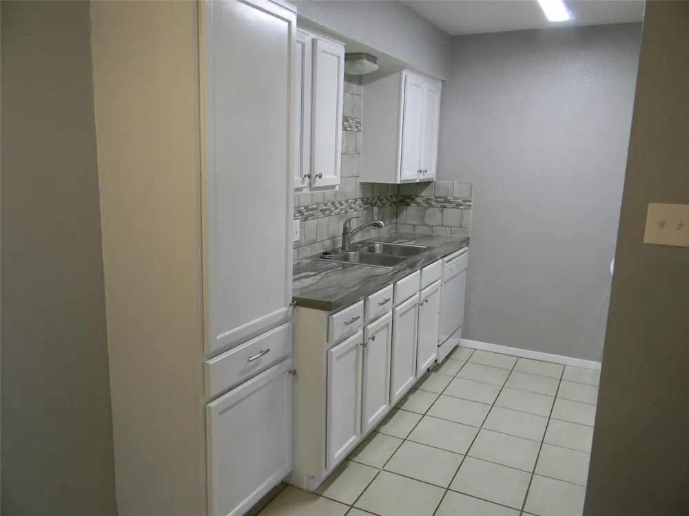 7024 Crosstimbers Lane North Richland Hills, TX 76182
