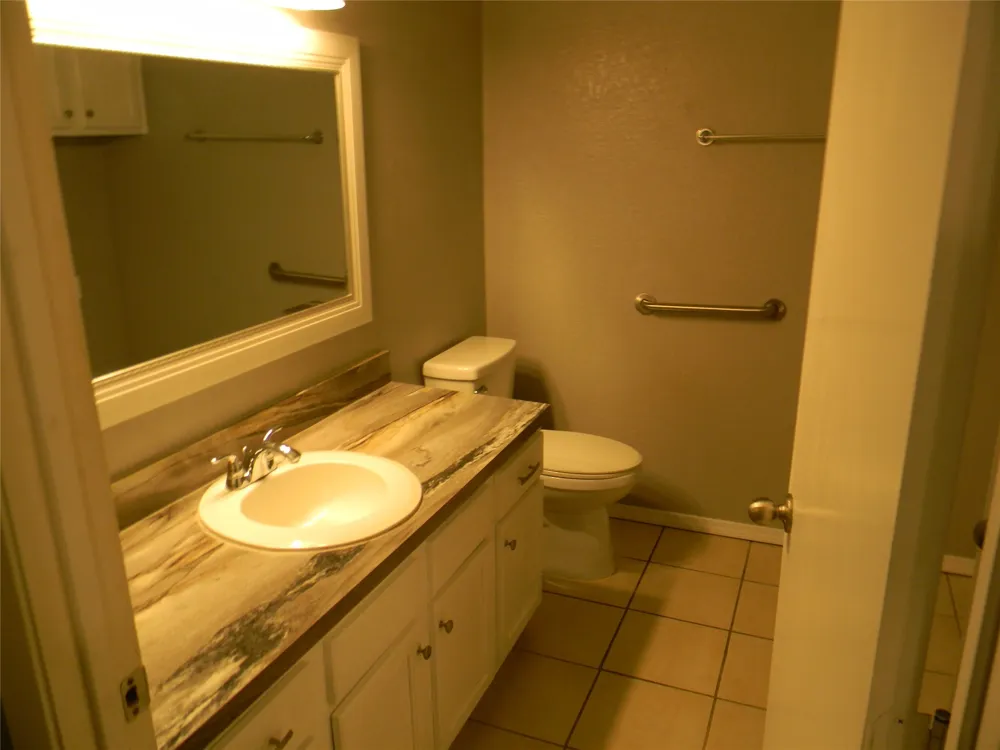 7024 Crosstimbers Lane North Richland Hills, TX 76182
