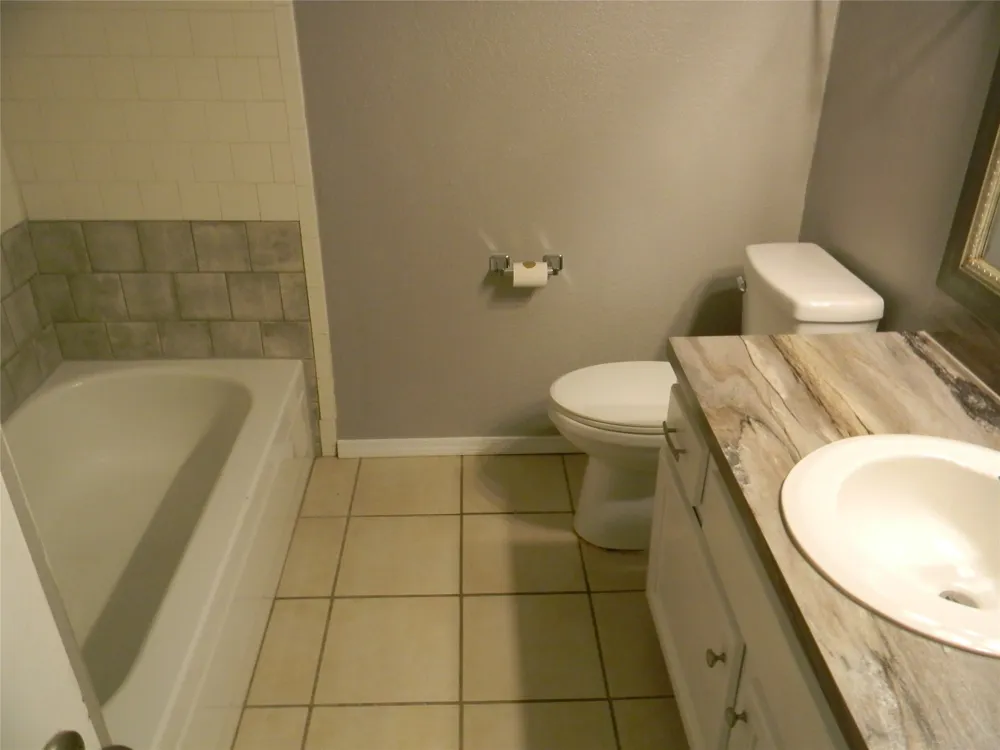 7024 Crosstimbers Lane North Richland Hills, TX 76182
