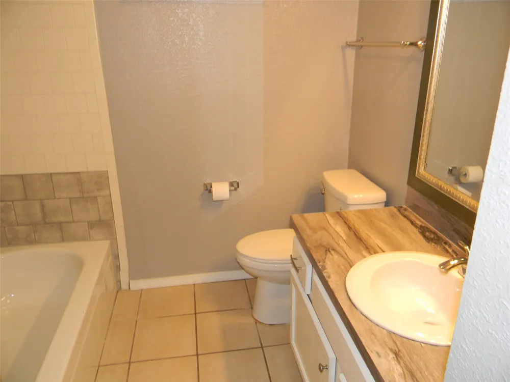 7024 Crosstimbers Lane North Richland Hills, TX 76182