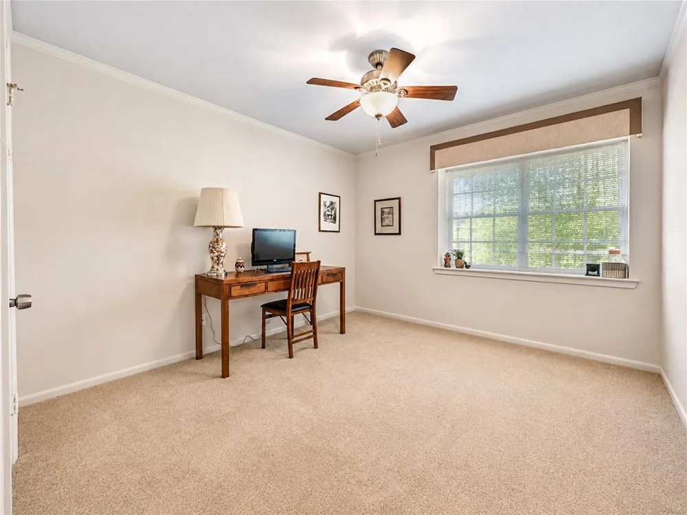 5107 Queensloch Houston, TX 77096