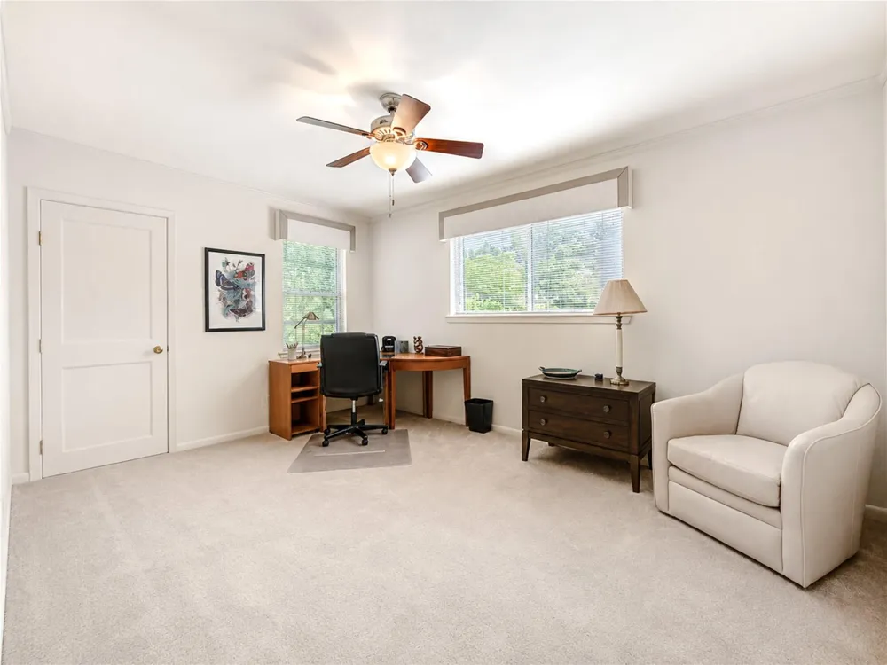 5107 Queensloch Houston, TX 77096