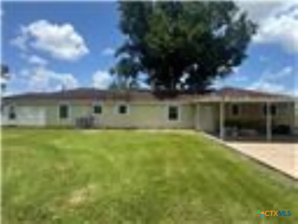 1331 County Road 313 Road Louise, TX 77455