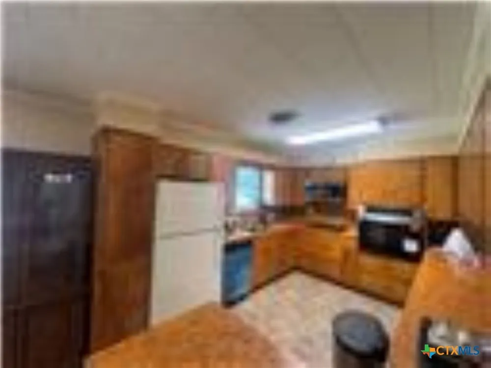 1331 County Road 313 Road Louise, TX 77455