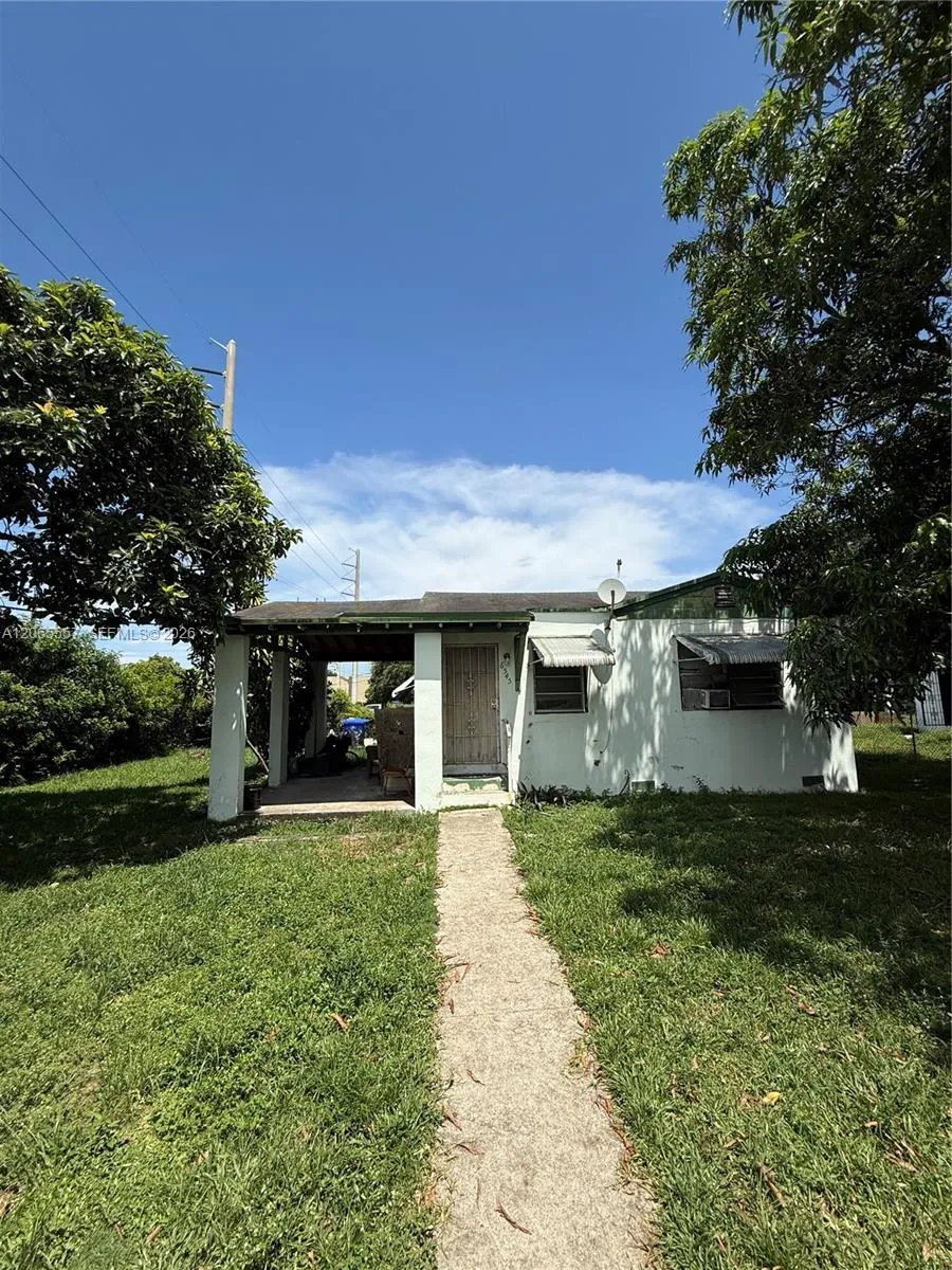 6545 NW 6th Ave Miami, FL 33150
