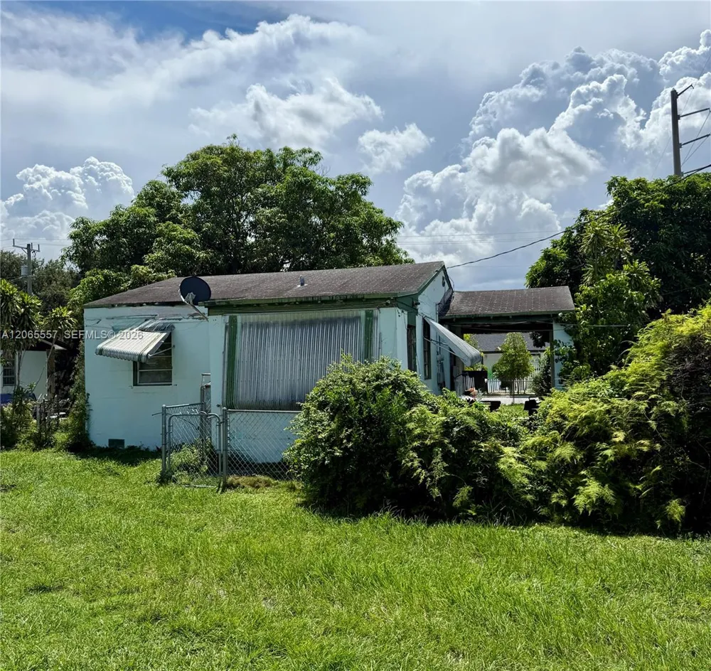 6545 NW 6th Ave Miami, FL 33150