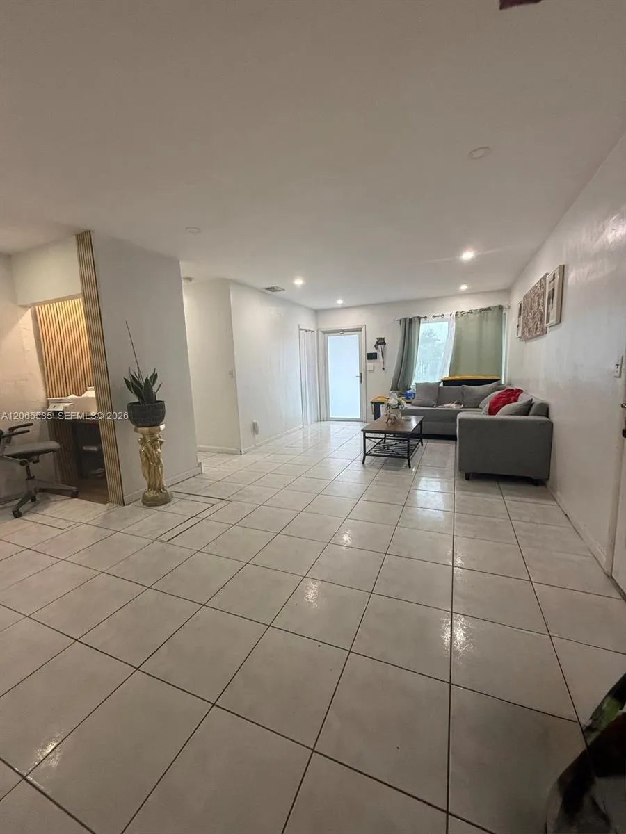 3461 NW 171st St Miami Gardens, FL 33056