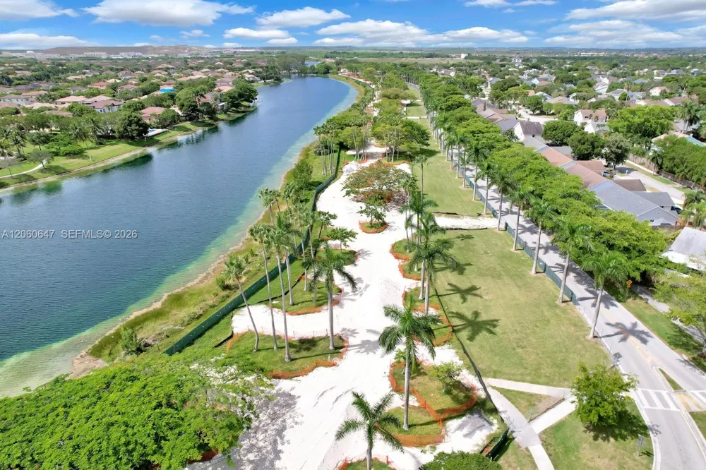 8885 SW 221st Ter Cutler Bay, FL 33190