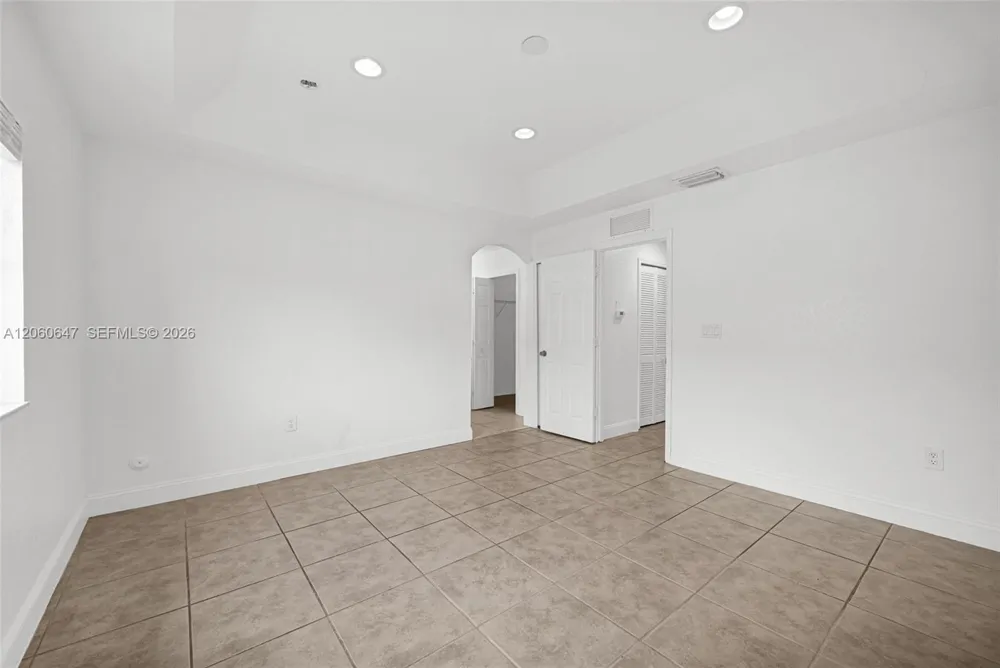 8885 SW 221st Ter Cutler Bay, FL 33190