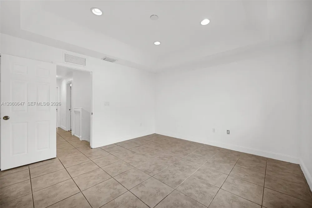 8885 SW 221st Ter Cutler Bay, FL 33190