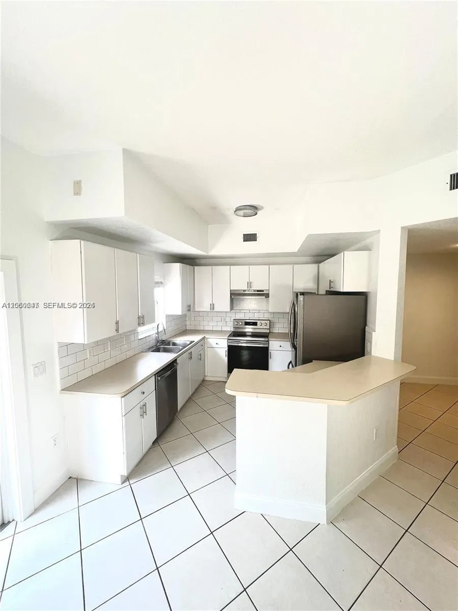 8885 SW 221st Ter Cutler Bay, FL 33190