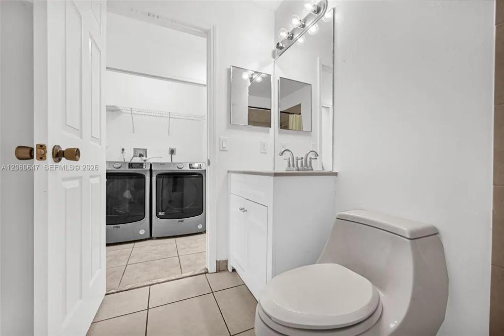 8885 SW 221st Ter Cutler Bay, FL 33190