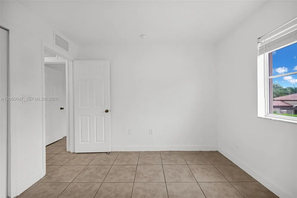 8885 SW 221st Ter Cutler Bay, FL 33190