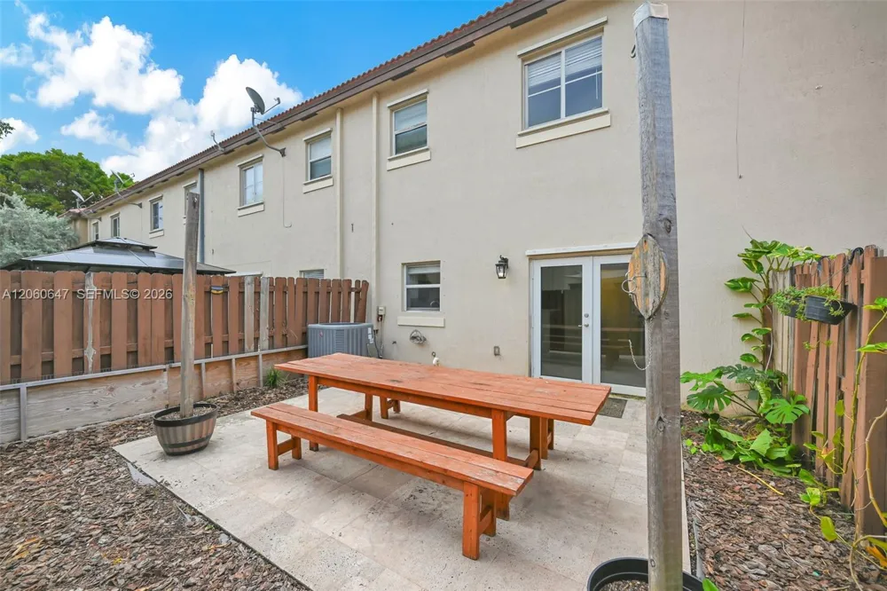 8885 SW 221st Ter Cutler Bay, FL 33190