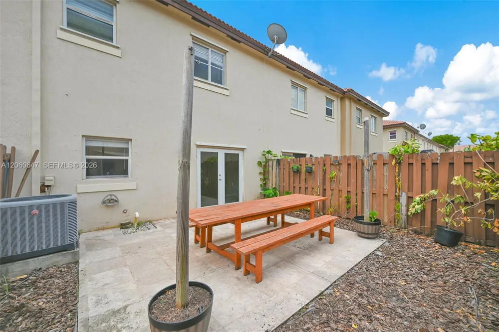 8885 SW 221st Ter Cutler Bay, FL 33190