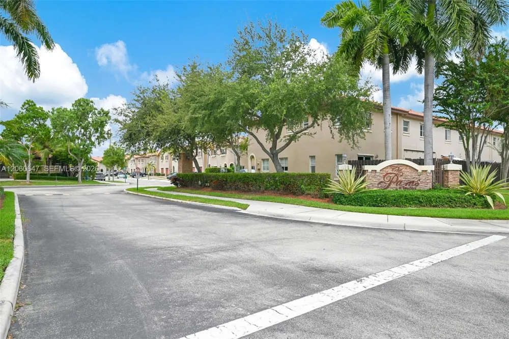 8885 SW 221st Ter Cutler Bay, FL 33190