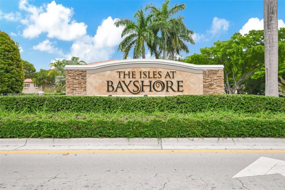 8885 SW 221st Ter Cutler Bay, FL 33190