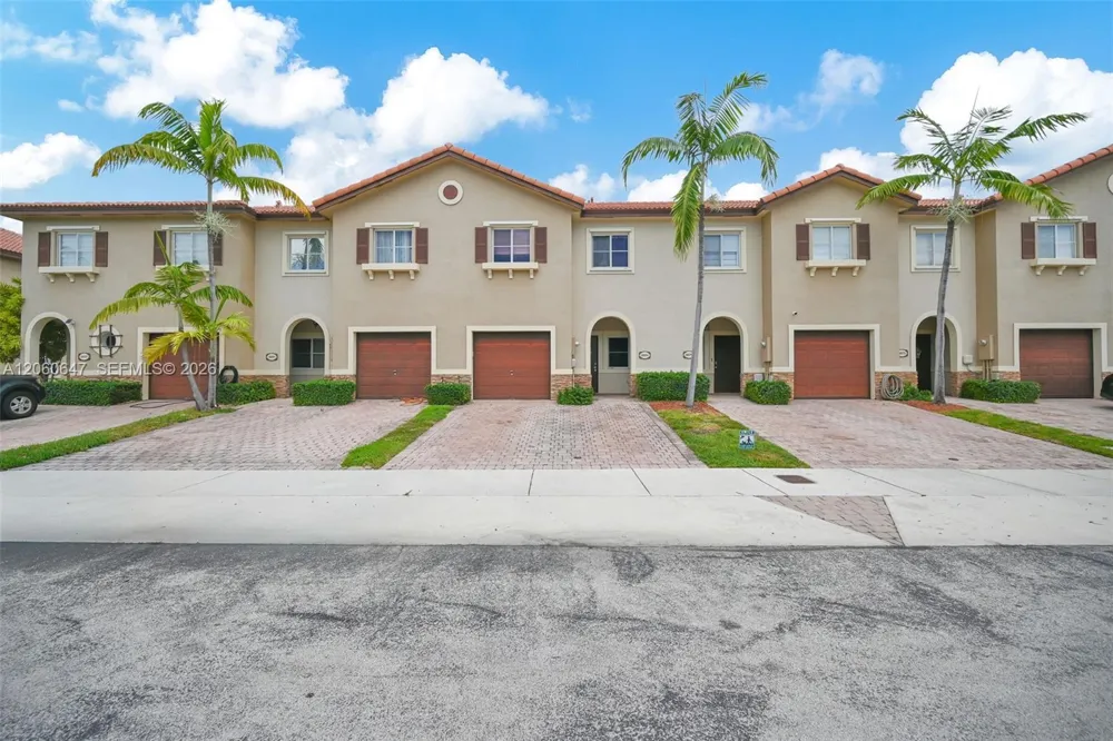 8885 SW 221st Ter Cutler Bay, FL 33190
