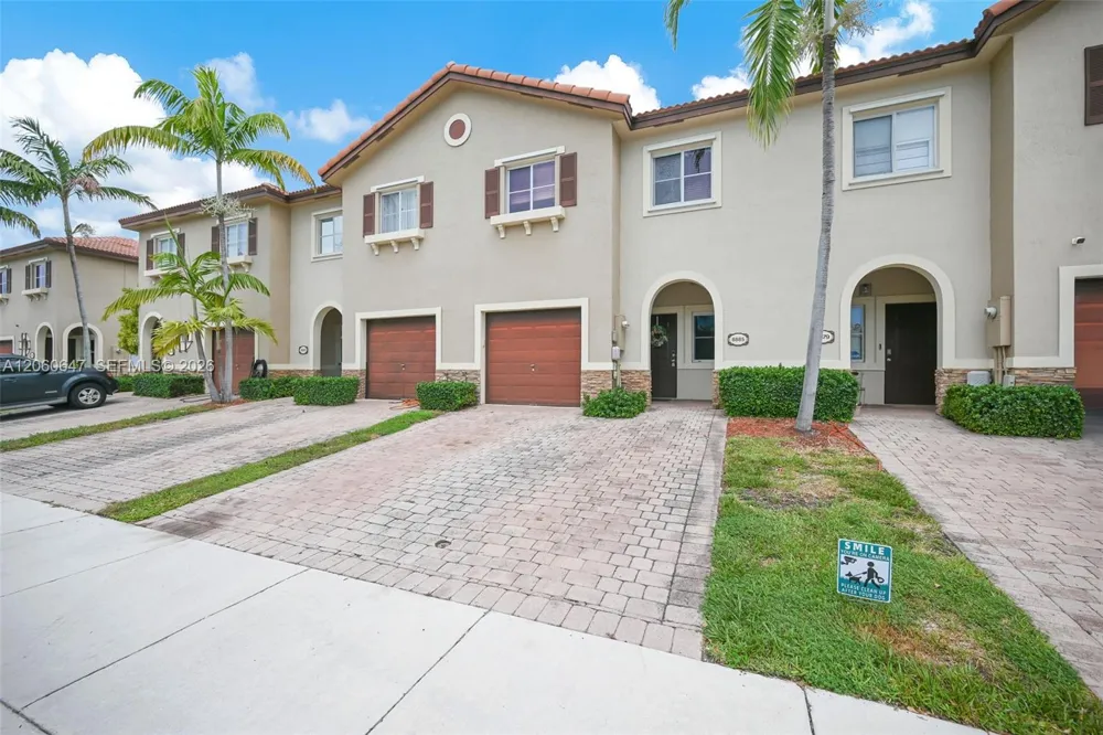 8885 SW 221st Ter Cutler Bay, FL 33190