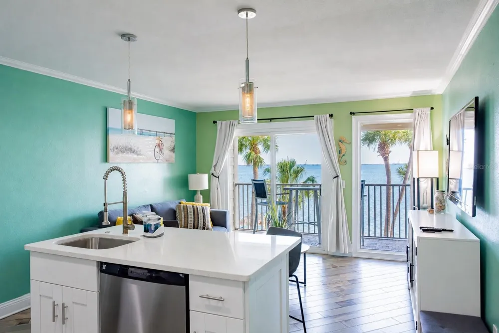 2506 ROCKY POINT DRIVE #331 Tampa, FL 33607