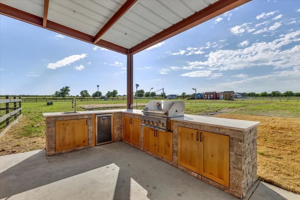 201 Private Road 107 Blum, TX 76627