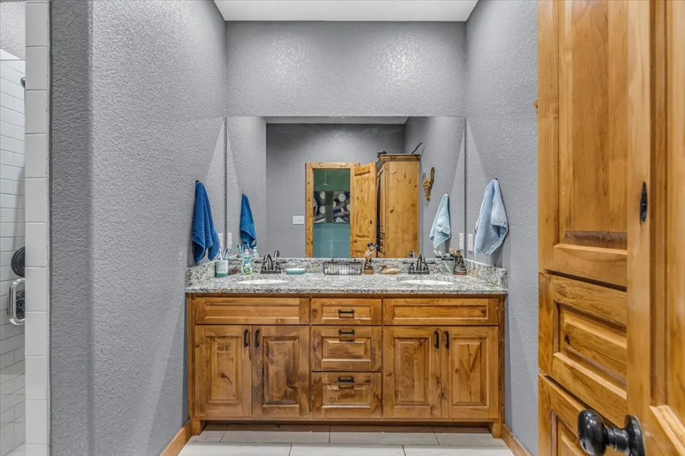 201 Private Road 107 Blum, TX 76627