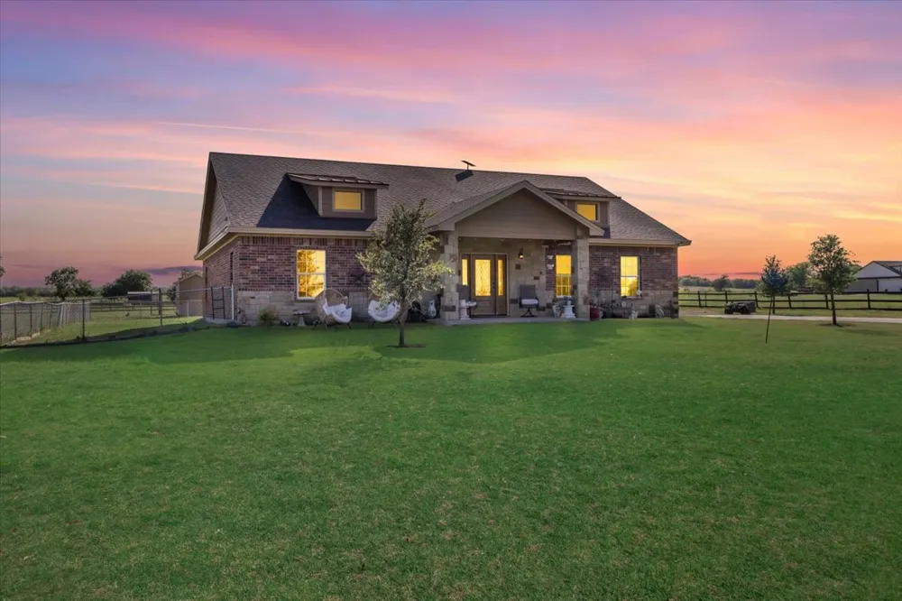 201 Private Road 107 Blum, TX 76627