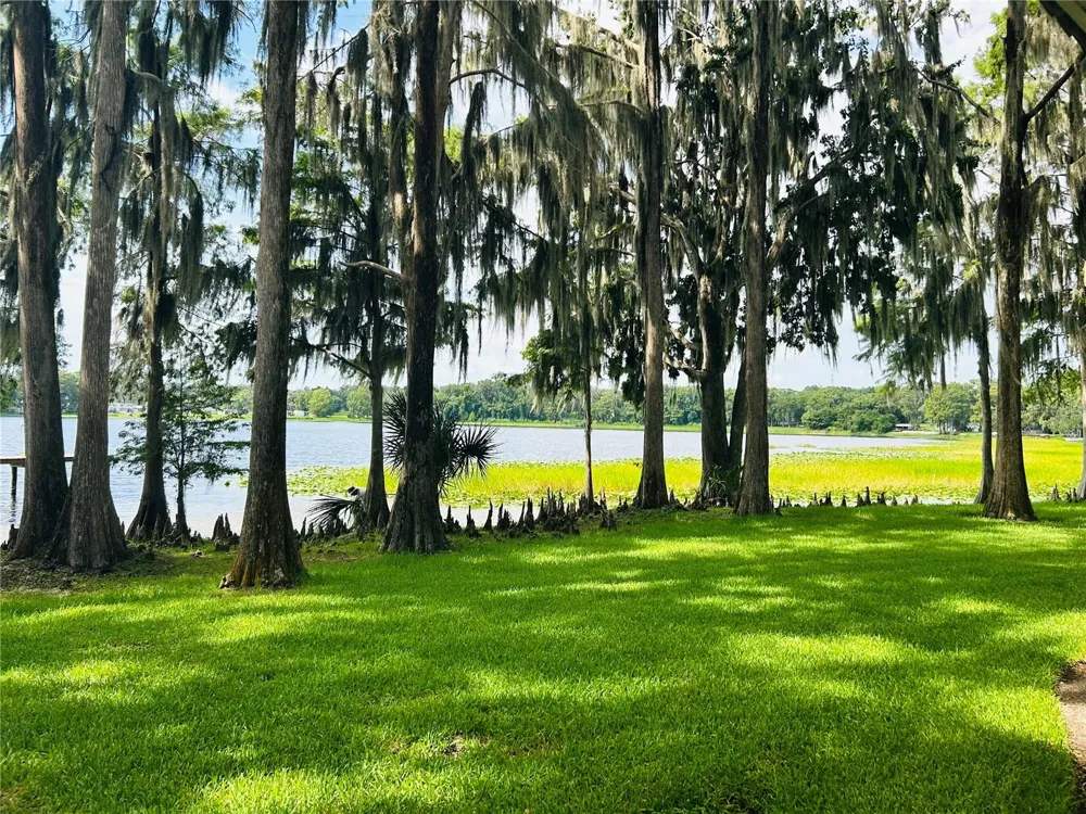 806 WINDERMERE BOULEVARD Inverness, FL 34453