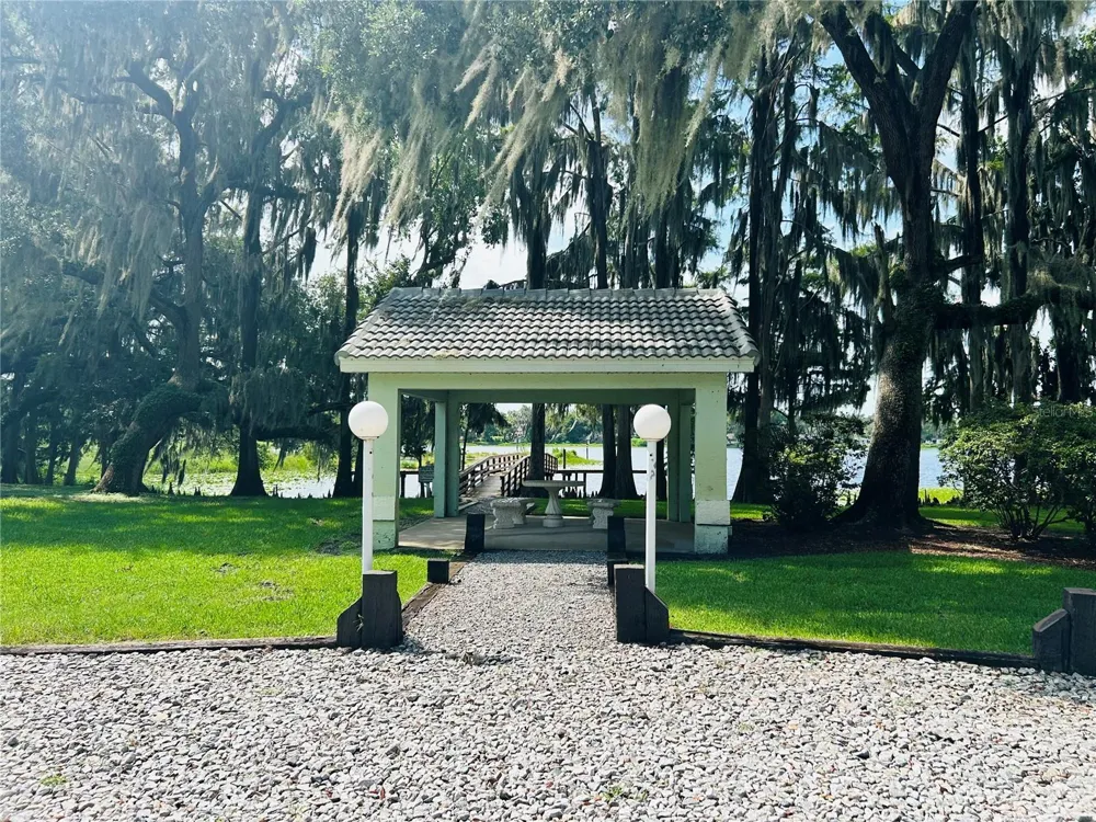 806 WINDERMERE BOULEVARD Inverness, FL 34453