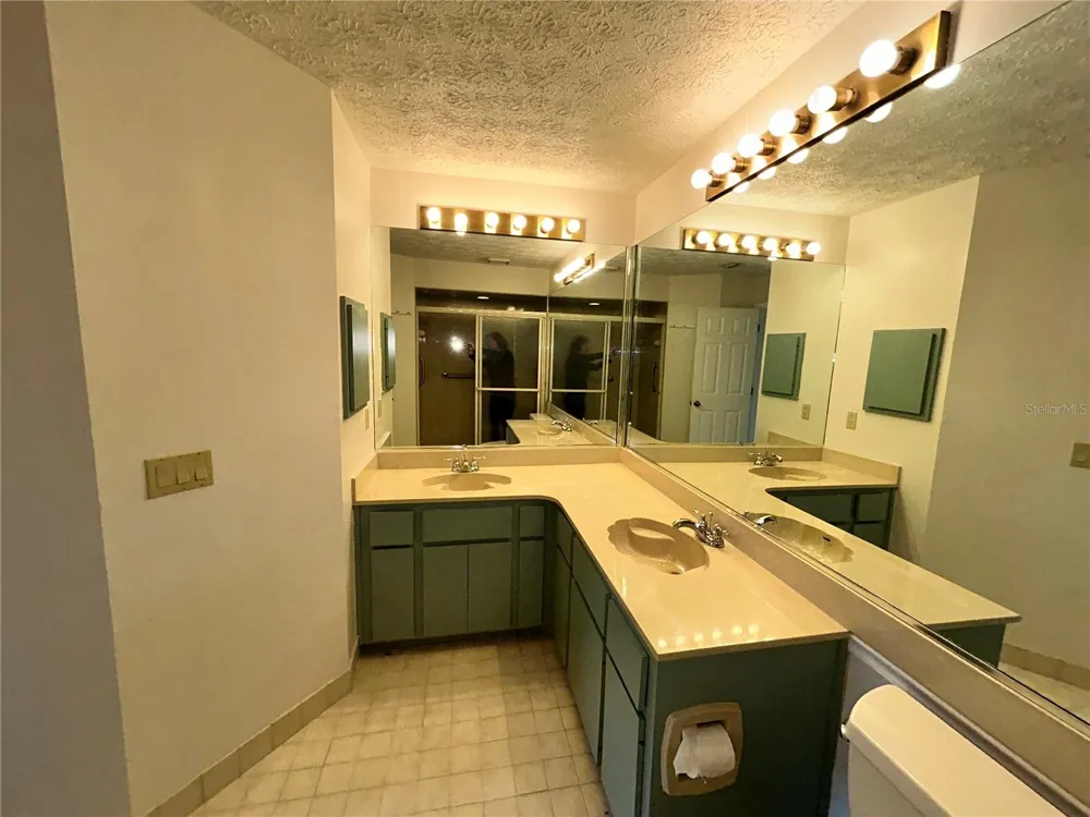 806 WINDERMERE BOULEVARD Inverness, FL 34453