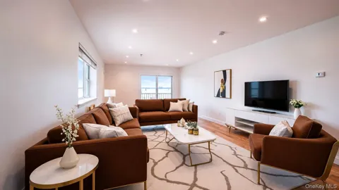 24 Pennyfield Avenue #2C