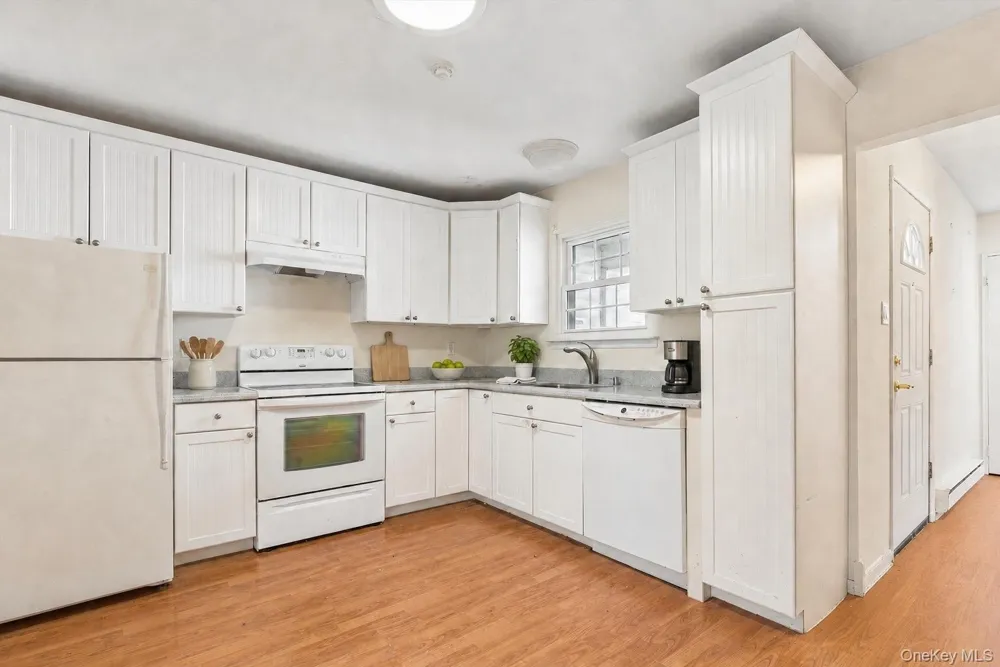 15 Forge Lane Coram, NY 11727