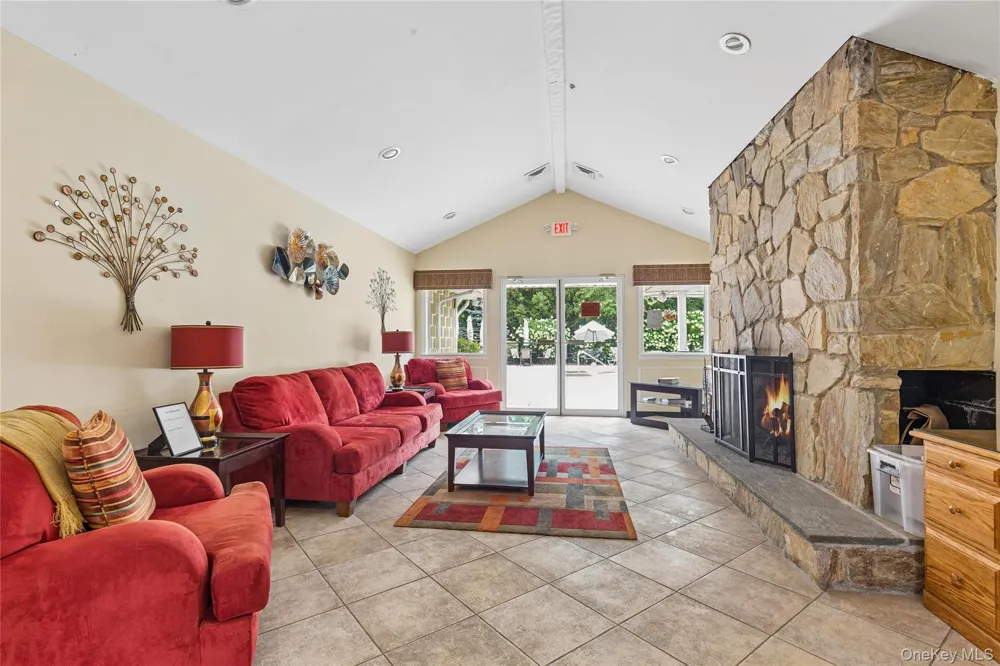 15 Forge Lane Coram, NY 11727