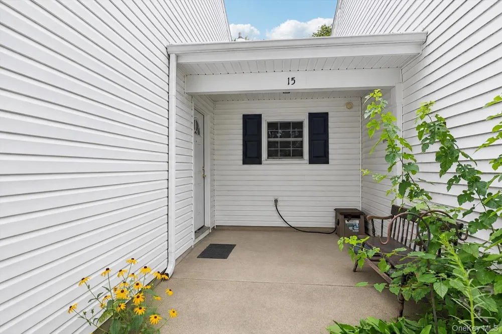 15 Forge Lane Coram, NY 11727