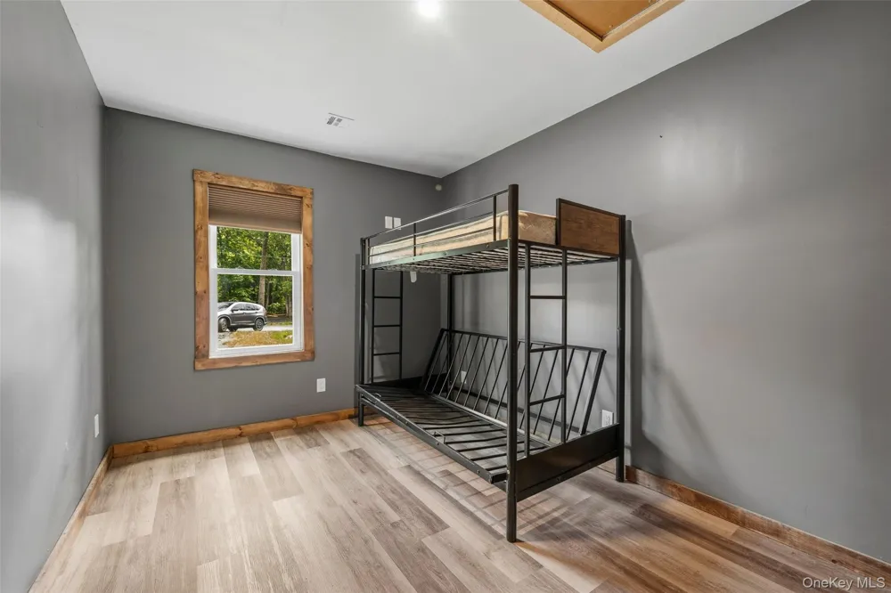 290 Route 17K Bloomingburg, NY 12721