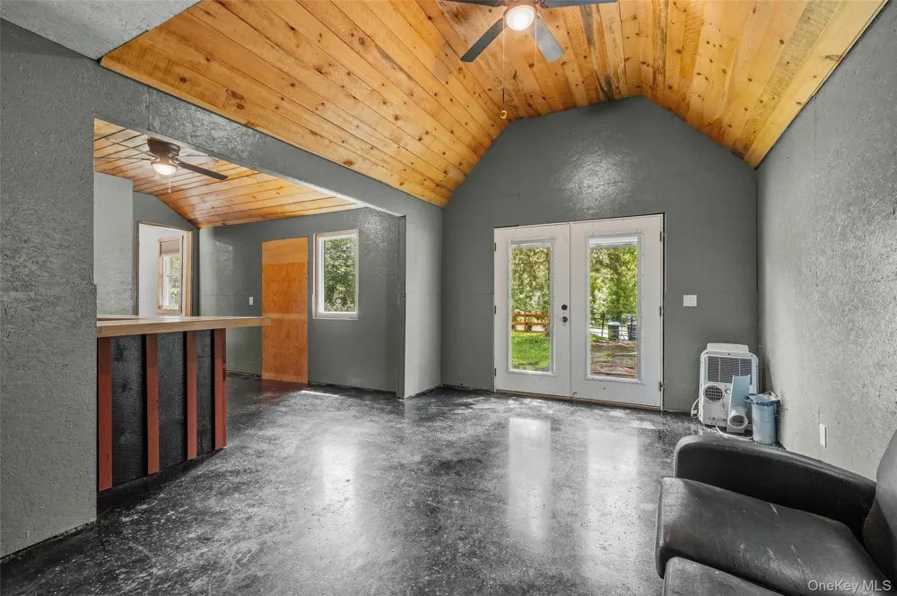 290 Route 17K Bloomingburg, NY 12721