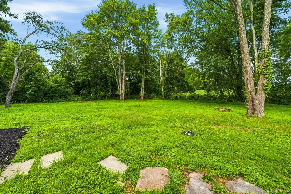 290 Route 17K Bloomingburg, NY 12721