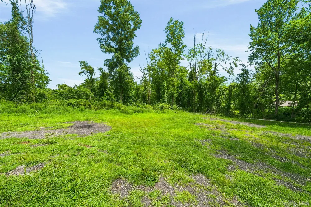 290 Route 17K Bloomingburg, NY 12721