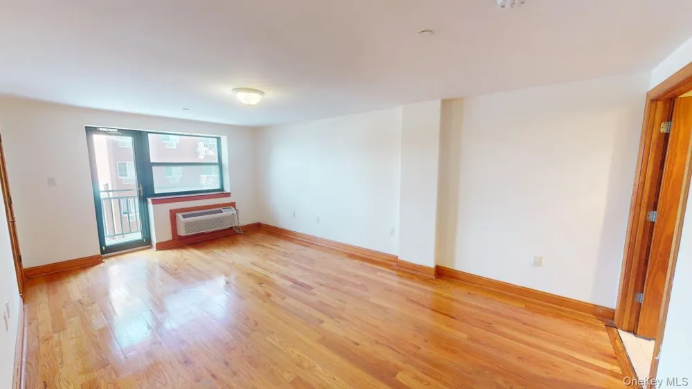135-23 82nd Avenue #3E Briarwood, NY 11432