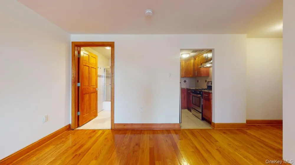 135-23 82nd Avenue #3E Briarwood, NY 11432