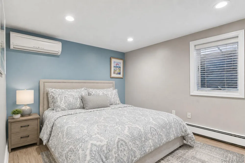 24 Vanad Drive East Hills, NY 11576