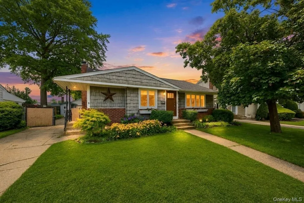 18 Cornell Lane Hicksville, NY 11801