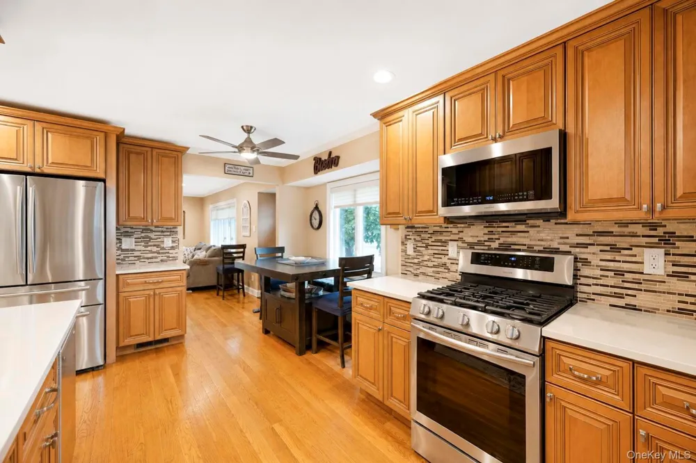 18 Cornell Lane Hicksville, NY 11801
