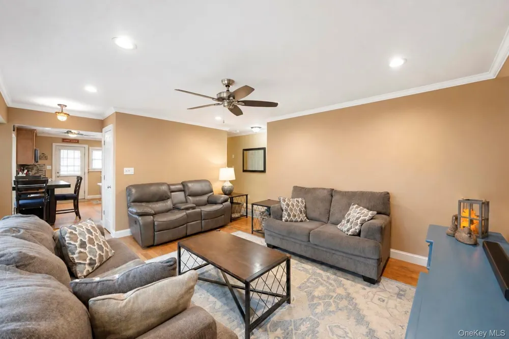 18 Cornell Lane Hicksville, NY 11801