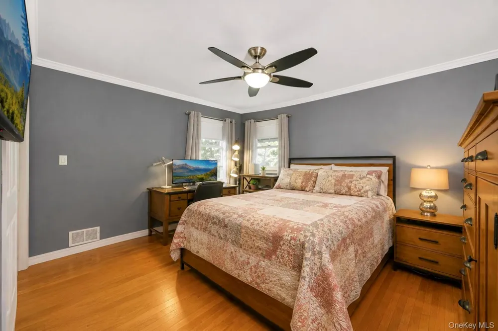 18 Cornell Lane Hicksville, NY 11801