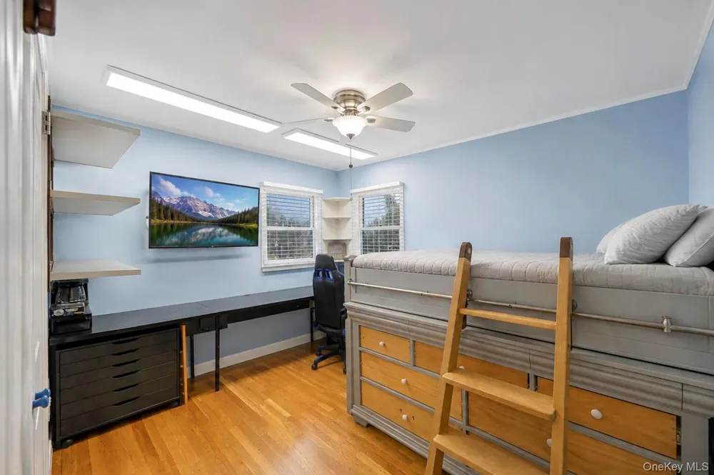 18 Cornell Lane Hicksville, NY 11801