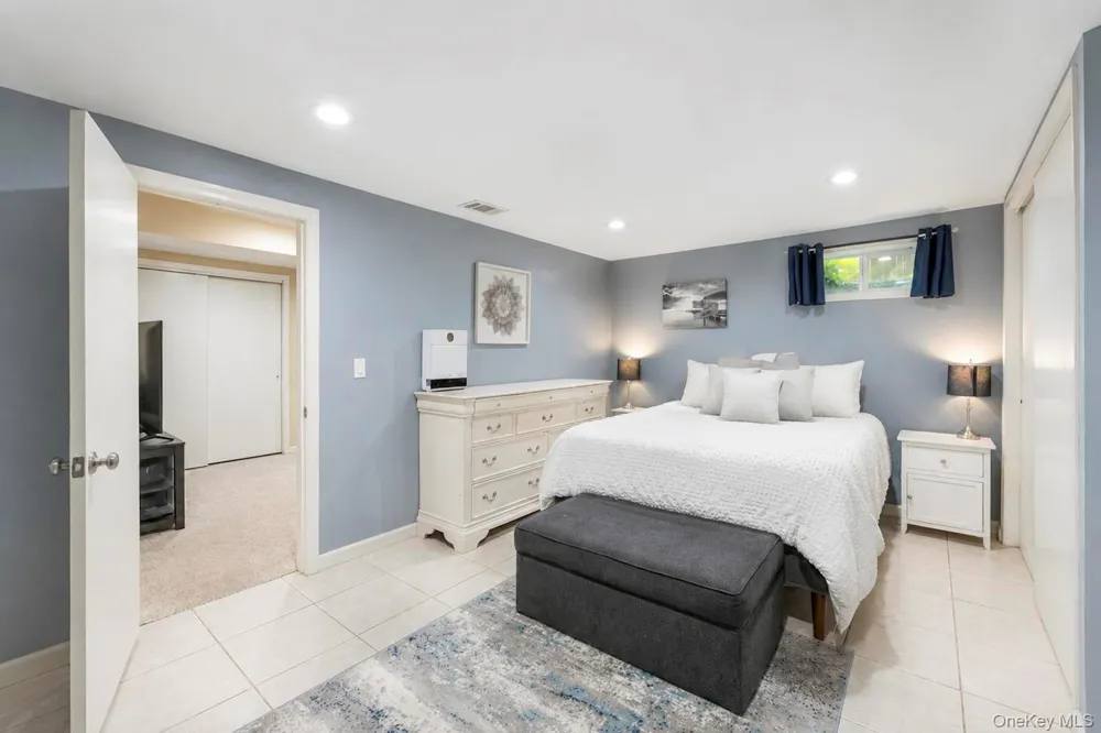 18 Cornell Lane Hicksville, NY 11801