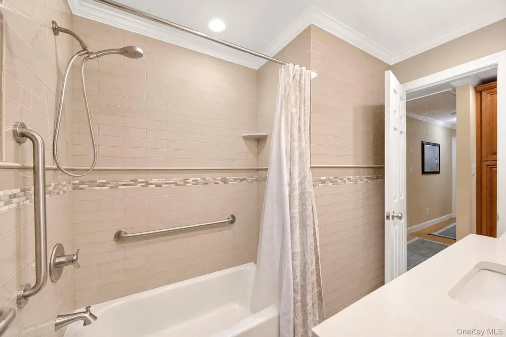18 Cornell Lane Hicksville, NY 11801