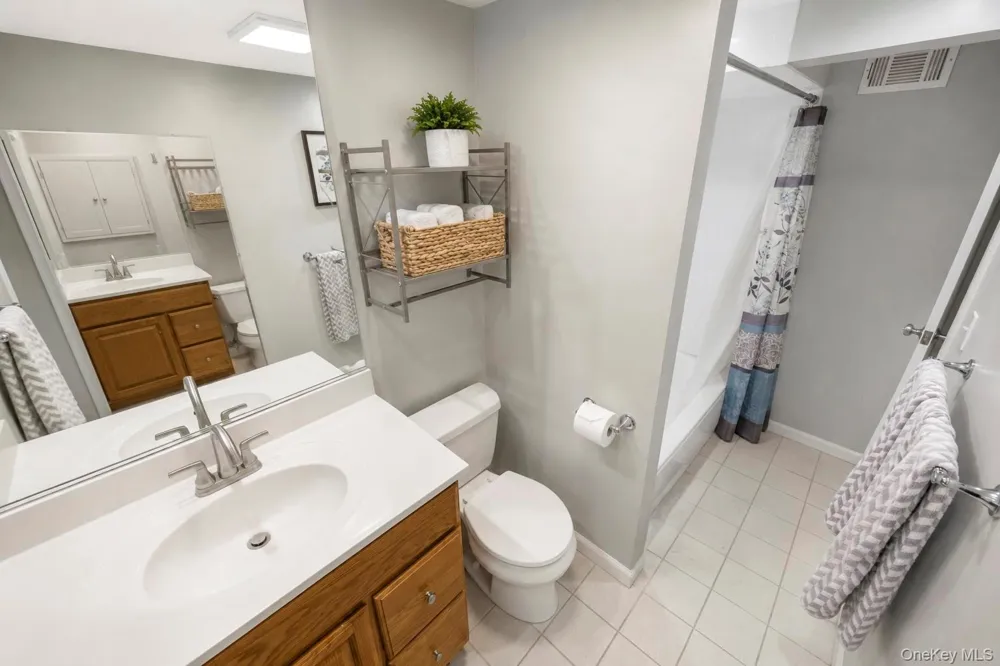 18 Cornell Lane Hicksville, NY 11801