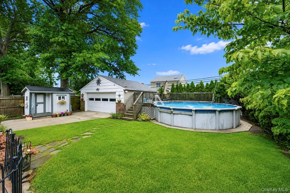 18 Cornell Lane Hicksville, NY 11801